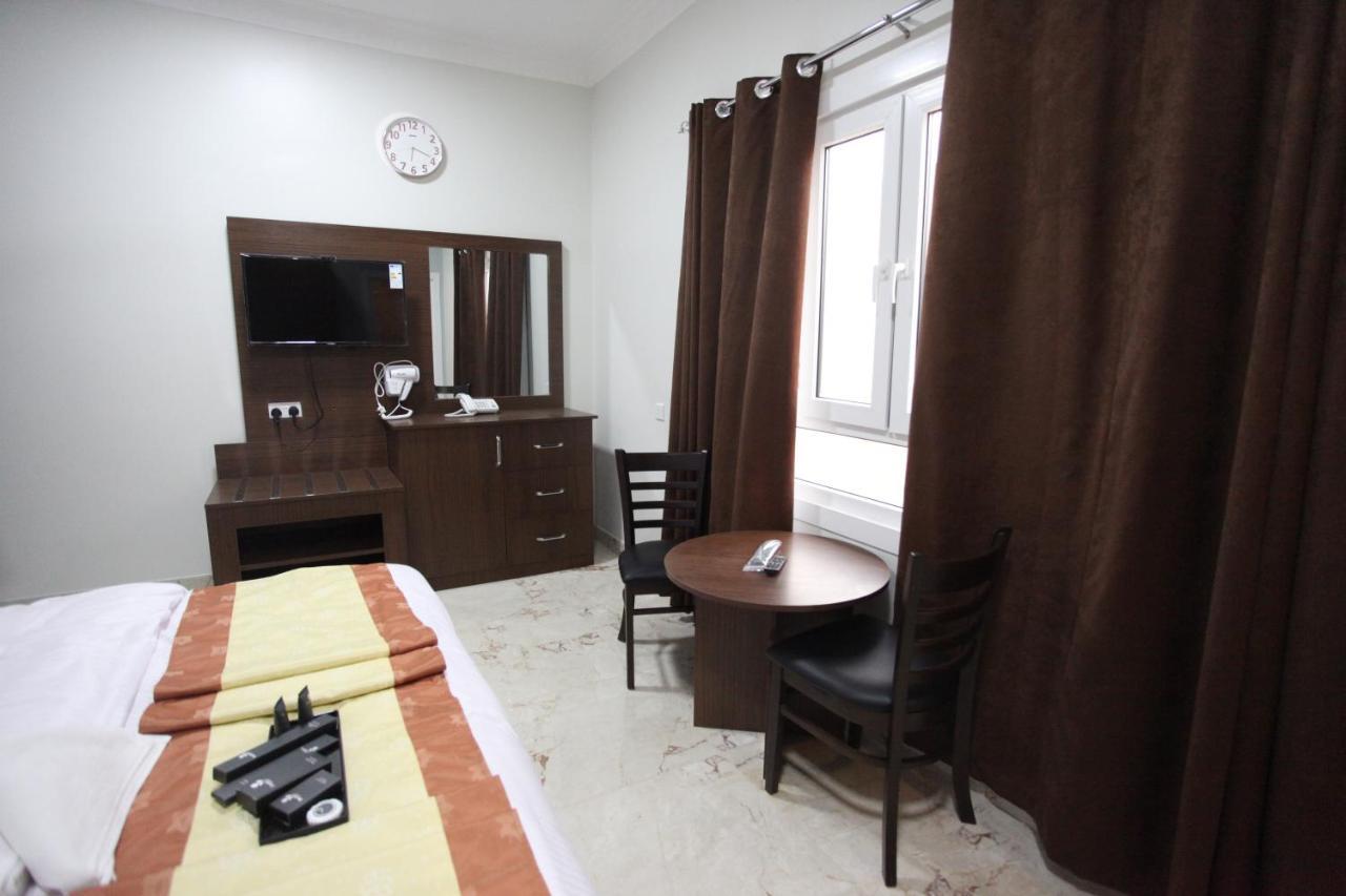 Almanzel Hotel Apartments Maszkat Kültér fotó